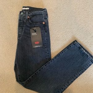 Levi’s Wedgie Straight NWT Jeans in Break A Leg